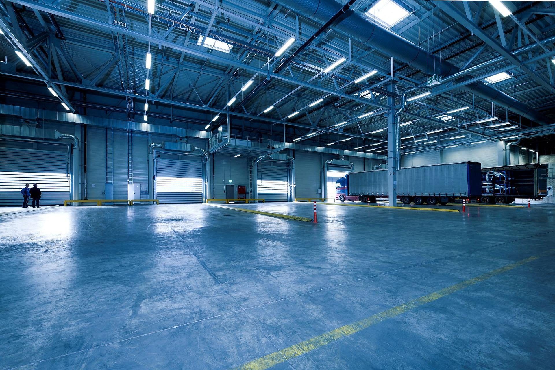 industrial-hall-g37f779327_1920