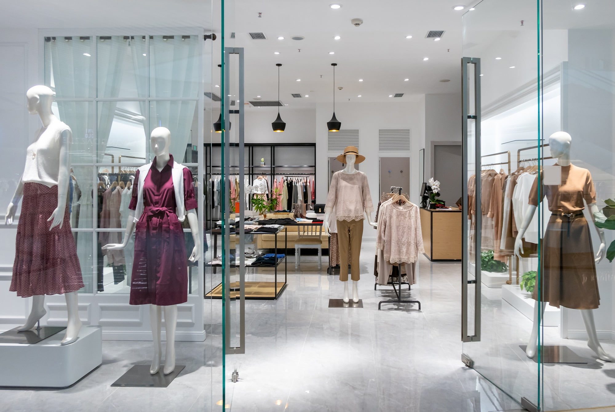 Women’s fashion store in the shopping center