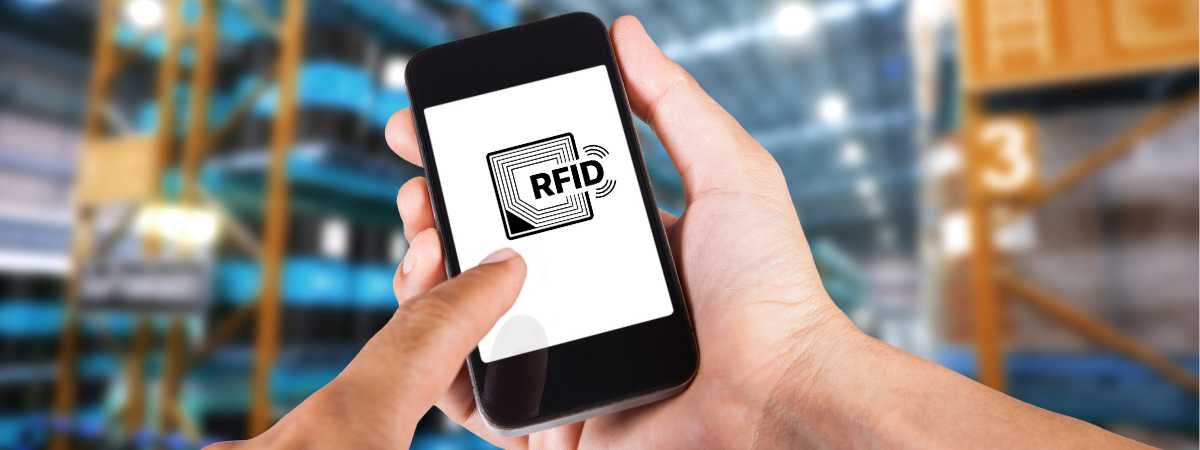 ¿Cómo ayuda RFID en un almacén?